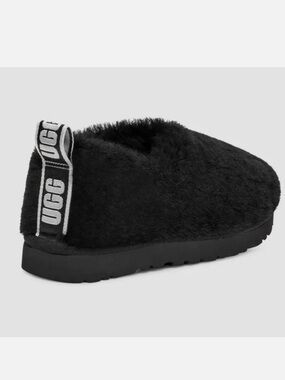 UGG Classic Cozy Bootie Black Women’s Size 8 Slipper Boot NWB indoor outdoor